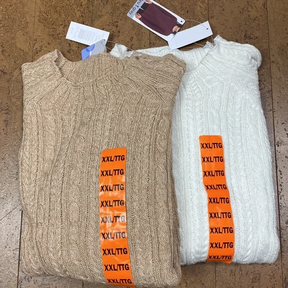 🌺SOLD OUT🌺2 “Blue Grey” cable knit sweater - Picture 14 of 16